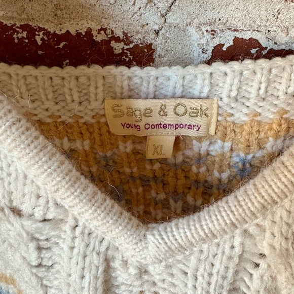 Sage & Oak Young Contemporary Cream knit crop top with blue & tan design - Picture 7 of 9